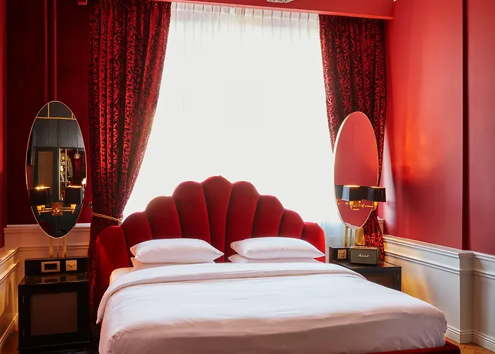 Provocateur Berlin, Part Of Sircle Collection