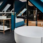 Provocateur Berlin, Part Of Sircle Collection 베를린