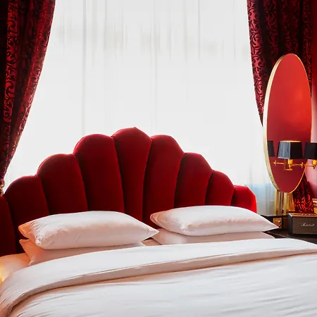 Provocateur Berlin, Part Of Sircle Collection 4*