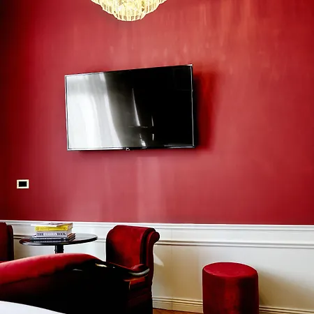 Provocateur Berlin, Part Of Sircle Collection