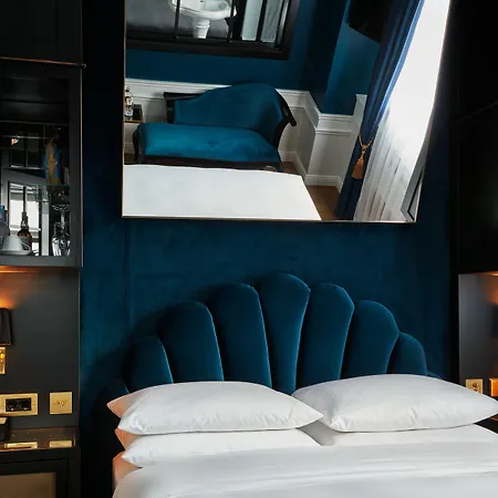 Provocateur Berlin, Part Of Sircle Collection Berlino