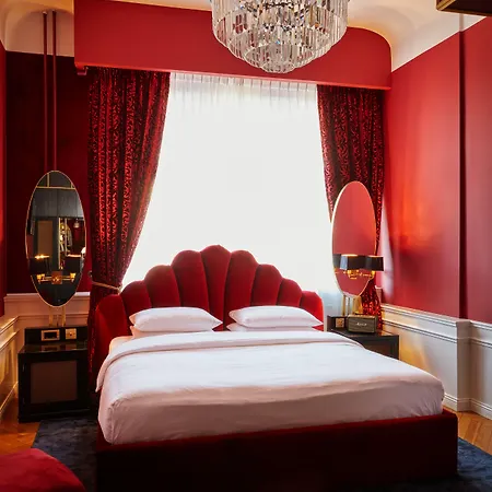 Provocateur Berlin, Part Of Sircle Collection