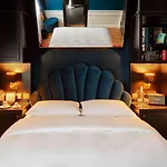 Provocateur Berlin, Part Of Sircle Collection 4*