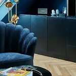 Provocateur Berlin, Part Of Sircle Collection ベルリン