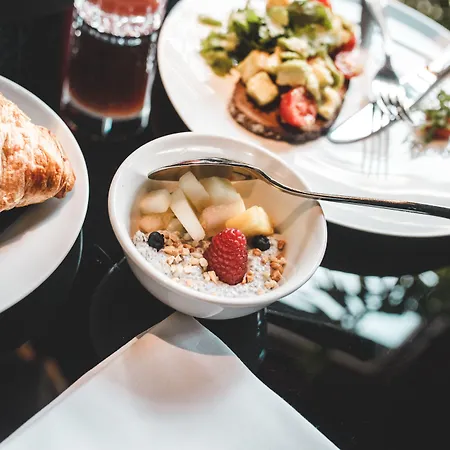 Provocateur Berlin, Part Of Sircle Collection Berlijn