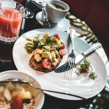 Provocateur Berlin, Part Of Sircle Collection 4*