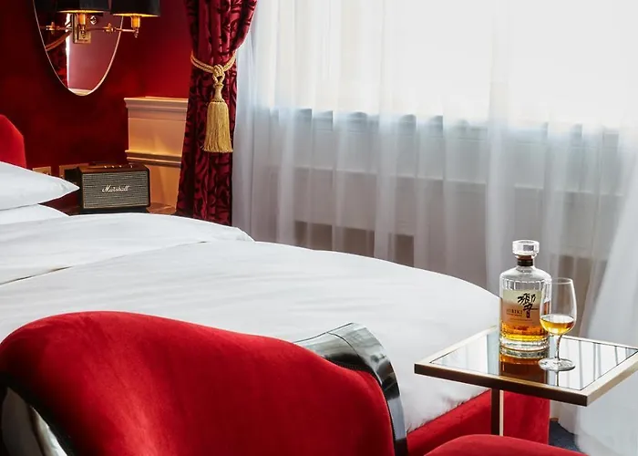 Provocateur Berlin, Part Of Sircle Collection 4*